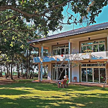 Raja Beach Hotel Balapitiya Exterior foto