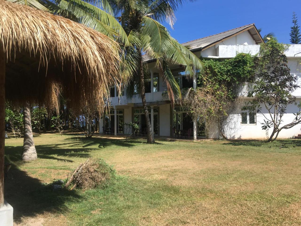 Raja Beach Hotel Balapitiya Exterior foto